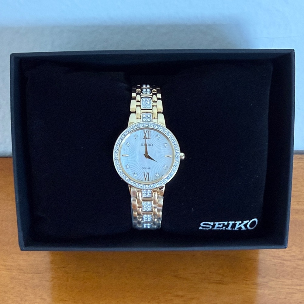 Seiko Two-Tone Gold and Silver Watch with Crystal Details